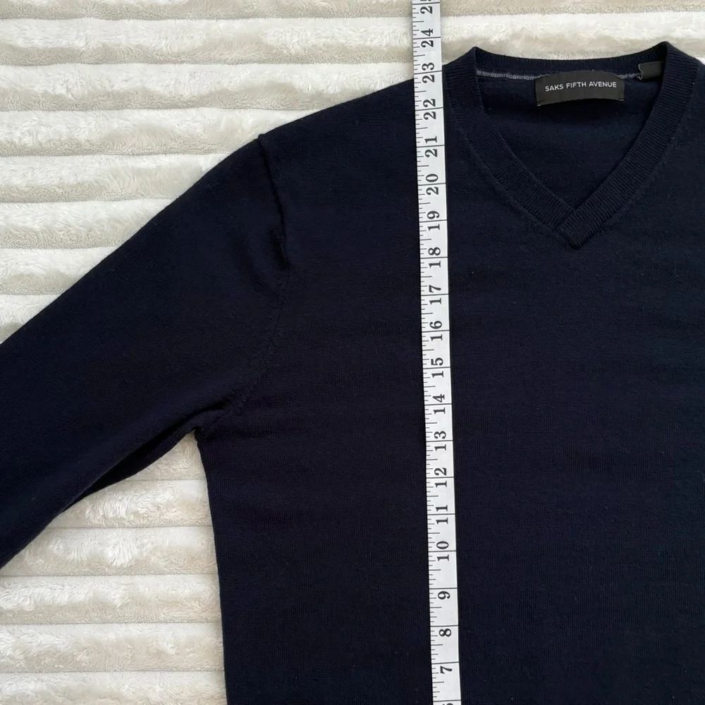 SAKS FIFTH AVENUE Wool Sweater V Neck Cut Navy Blue Large - Picture 8 of 9
